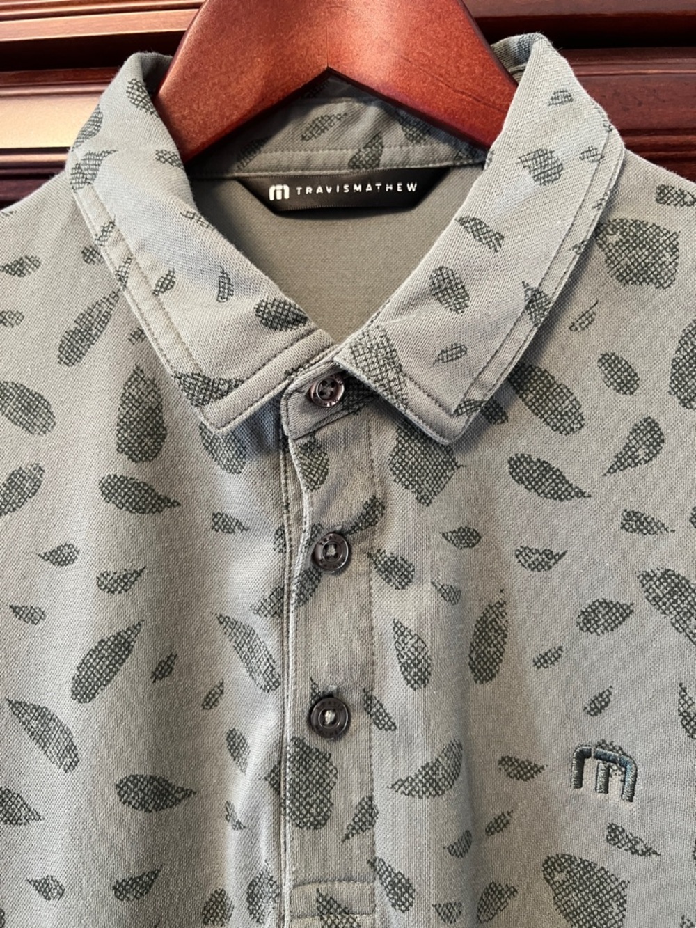 Like New Travis Mathew Military Green Gray beautifully designed Golf ⛳️ Polo!